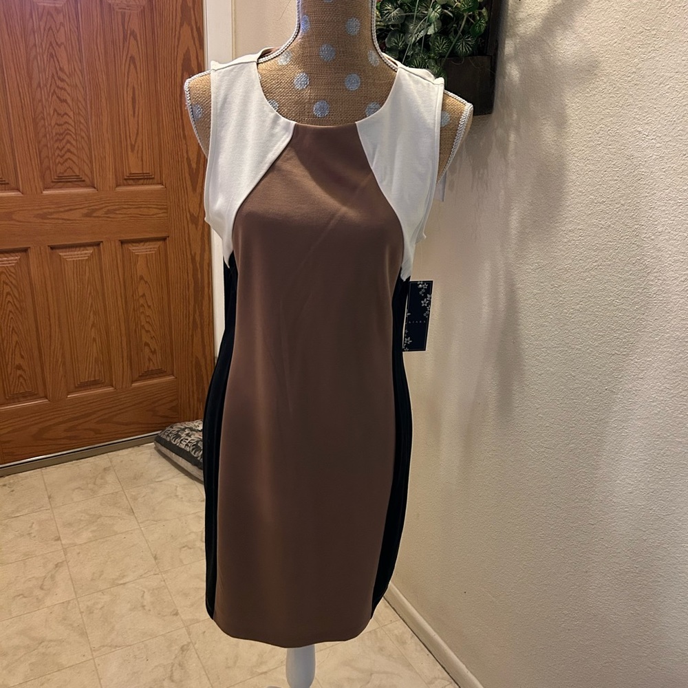 Sleeveless stretch sheath sz M